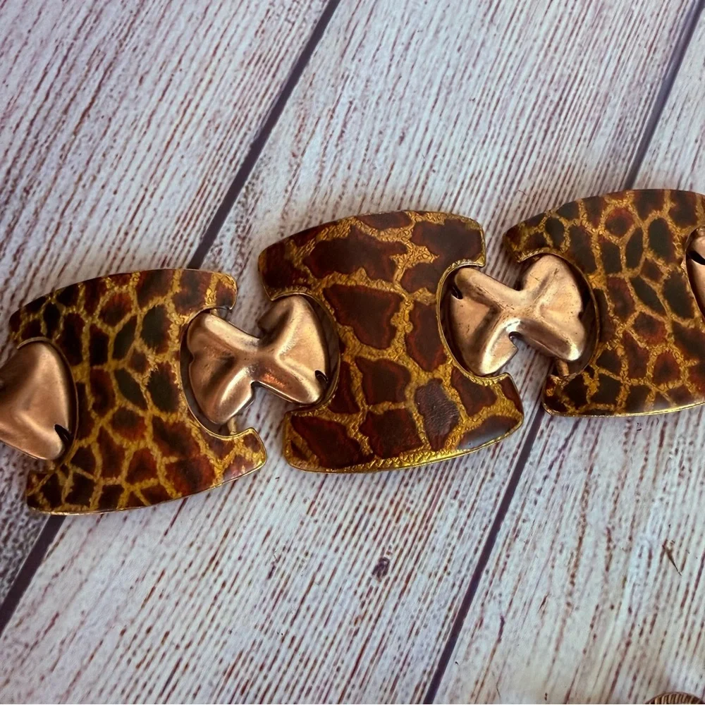 CHICO’S Giraffe Print Metal Belt Small/Medium NWT